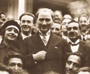 Cumhuriyetin İlanı Hakkında Kısa Bir Yazı