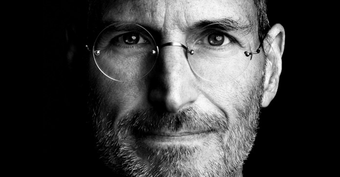 Steve Jobs Kimdir? ﻿﻿Steve Jobs Biyografisi