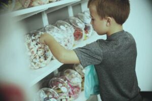 Hırsızlık Yapan Çocuğa Nasıl Yaklaşmalıyız?