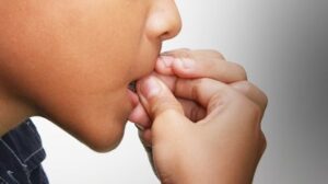 Çocuklarda Tırnak Yeme Alışkanlığı